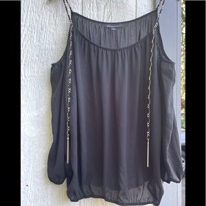 Chain shoulder top